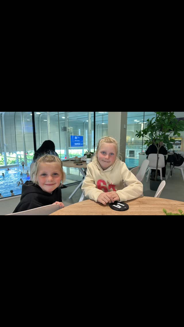 Met de draakjes op stap vandaag; eerst naar het zwembad en daarna naar de Vlietlanden. ♥️😍☀️🏊🏻‍♀️👙🩱🤿 #kleinkinderen #genieten #metomaopstap♥️